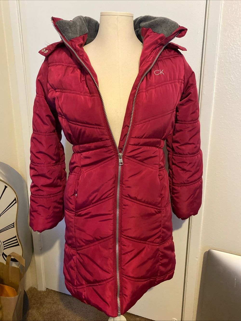 calvin klein jacket Women’s Burgundy Large Zip Puffer